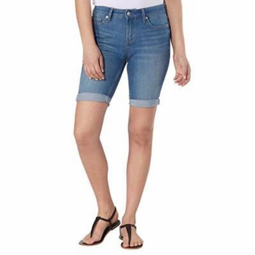 NWT🔥 Calvin Klein Jean Shorts🏝 Make an offer 💫